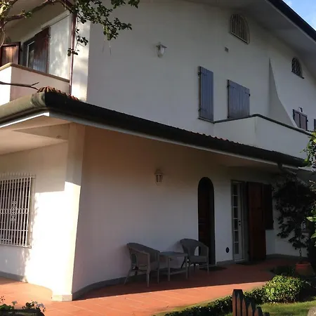 Ferienhaus Holiday Home Villetta Cinquale