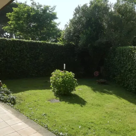 Ferienhaus Holiday Home Villetta Cinquale