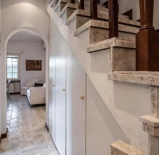 Holiday Home Villetta Cinquale Ferienhaus Cinquale